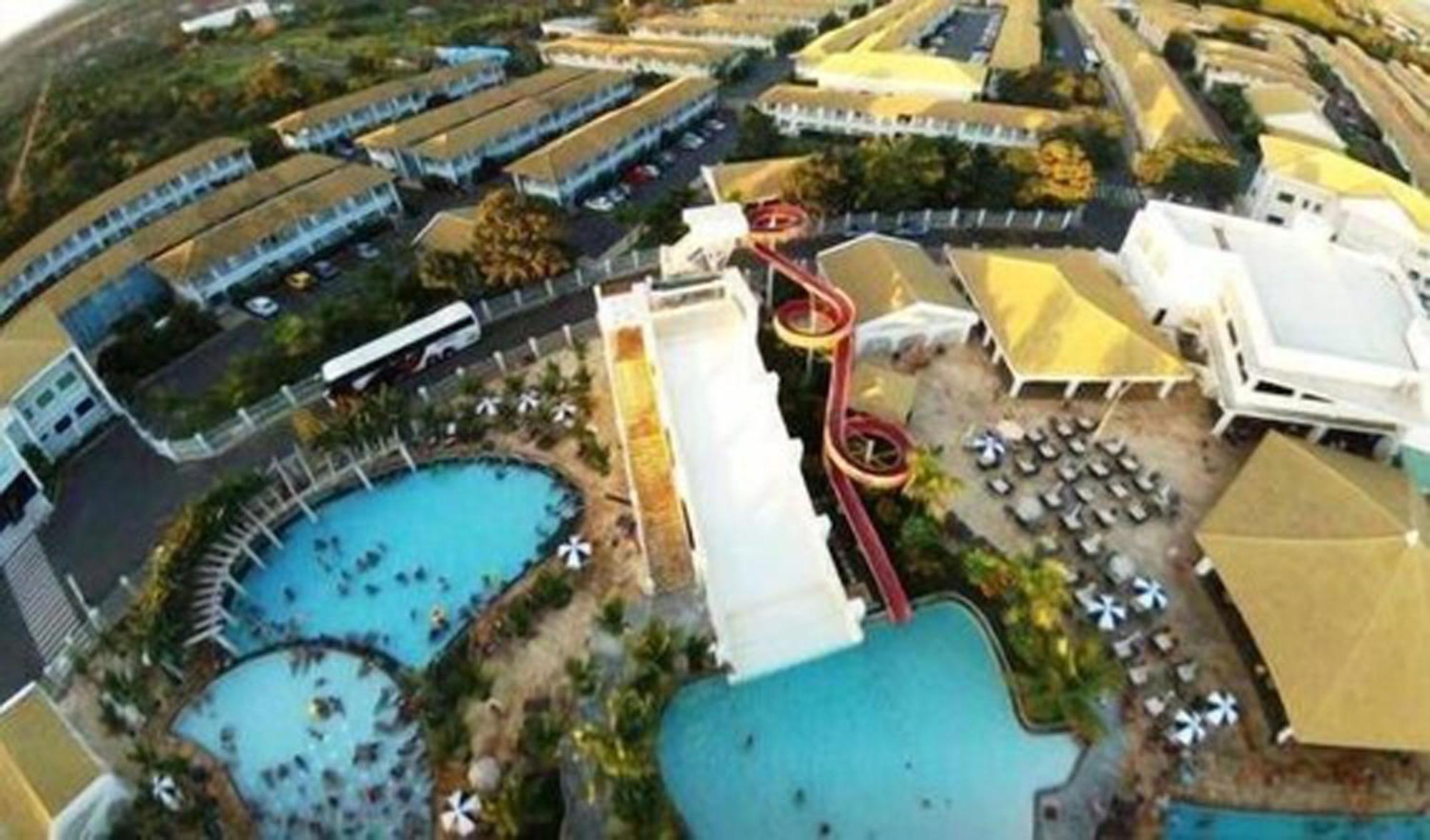 L'Acqua Diroma - Oficial - Piscinas 24 Horas 卡达斯诺瓦斯 外观 照片